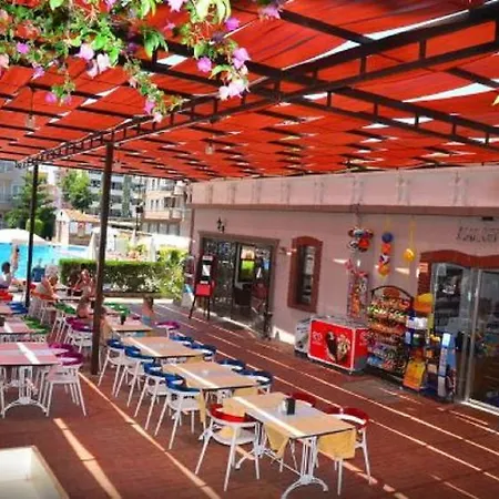 Club Sidar מלון דירות אלאניה